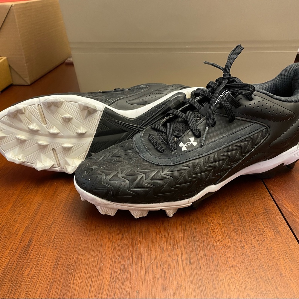 Men’s Under Armour Black and White Baseball Cleats